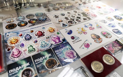 Киты в сувенирной лавке